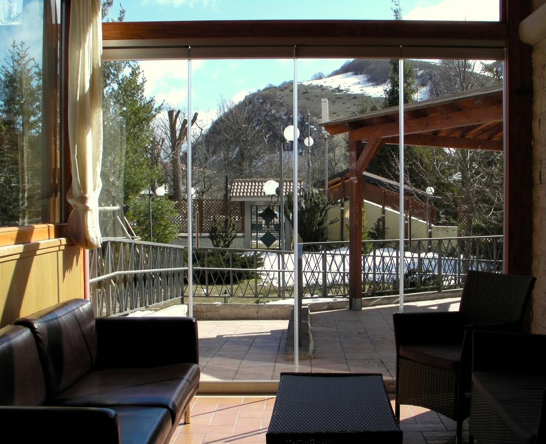 Alba Sporting Hotel Rocca di Mezzo Exterior photo