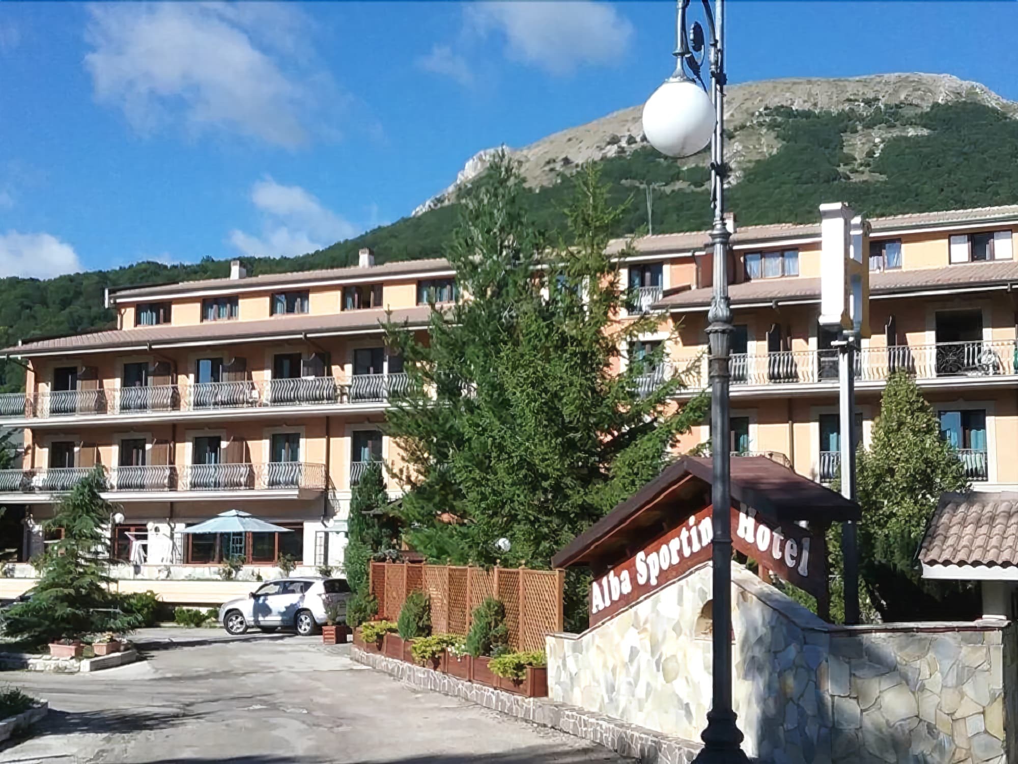 Alba Sporting Hotel Rocca di Mezzo Exterior photo
